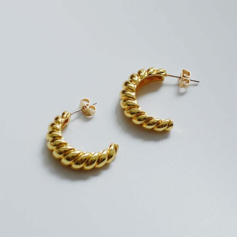 Twist Half Circle C-shaped Earring