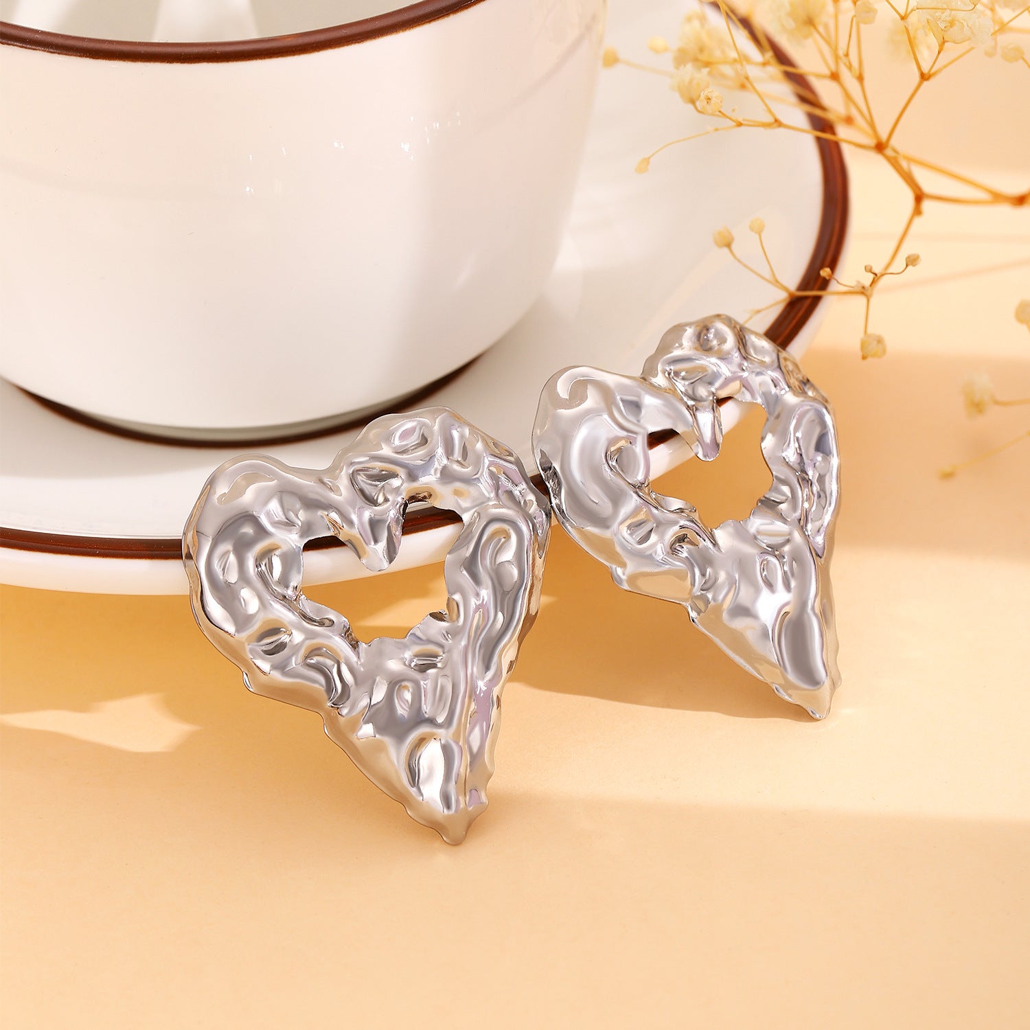 Lava Hollow Heart-shaped Earrings