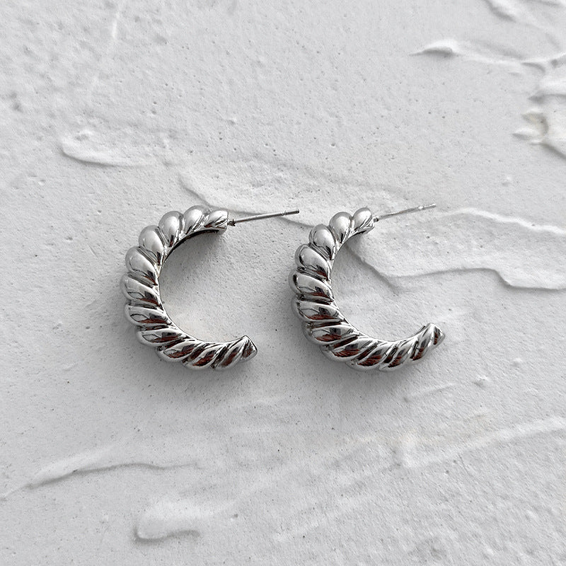 Twist Half Circle C-shaped Earring