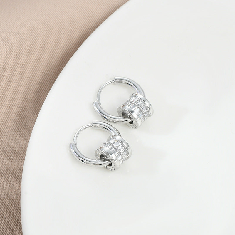 Simple Commute Oval Hollow Ear Clip Women